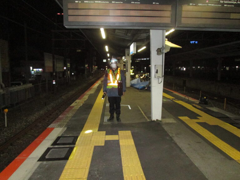 JR神戸線の列車見張員・踏切監視員求人|未経験OKの正社員募集|キンキ警備保障